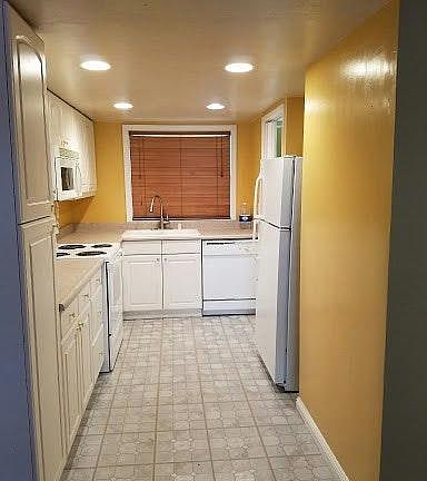 4th image of 1010 Bellhurst Ave