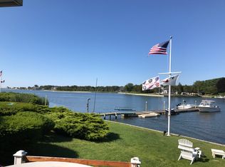 9 Mill Pond Rd, Hampton Bays, NY 11946