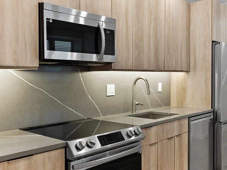 590 Orange St #4 — Photo 12