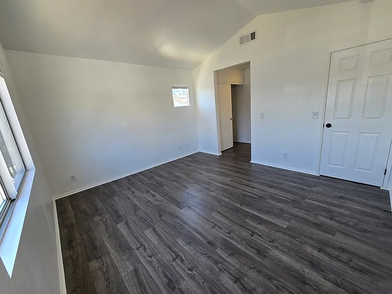901 Acorn Ln — Photo 12