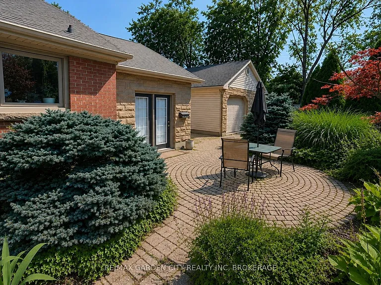 139 South Dr — Photo 4