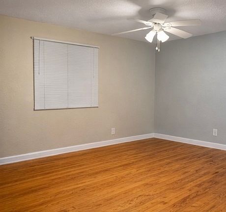 4th image of 425 Fairmont Dr