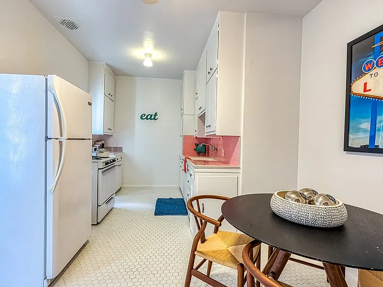430 S Cloverdale Ave #24 — Photo 15