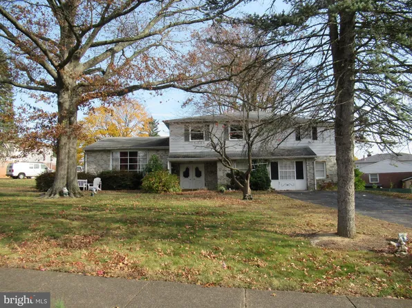 3531 Chimney Swift Dr, Huntingdon Valley, PA 19006