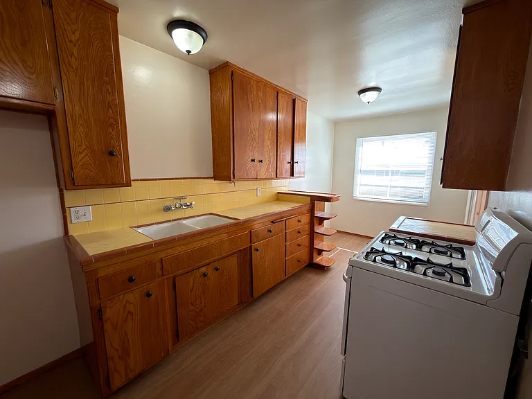 1736 E Palmyra Ave #1736 — Photo 7