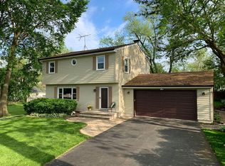 277 Geneva Rd, Glen Ellyn, IL 60137