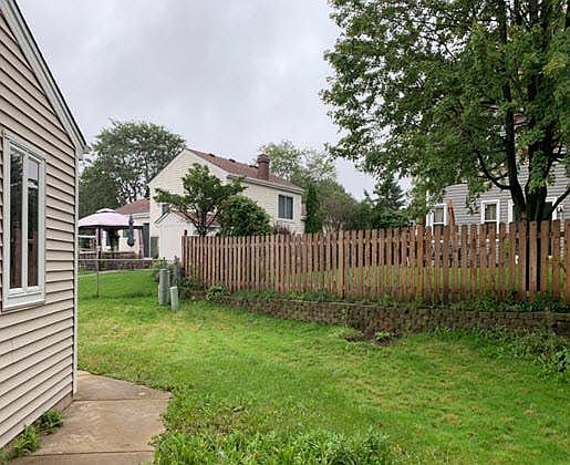 2nd image of 2111 Briar Hill Dr