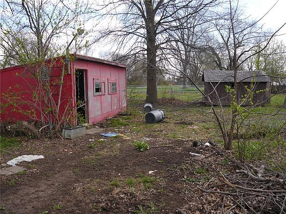 3rd image of 601 Belton Ave