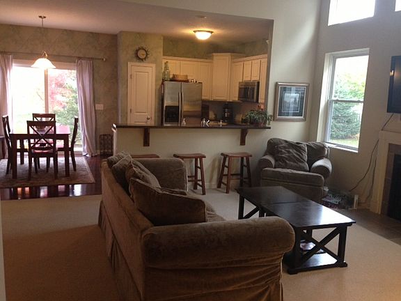 4th image of 332 Lake Crossing Ave