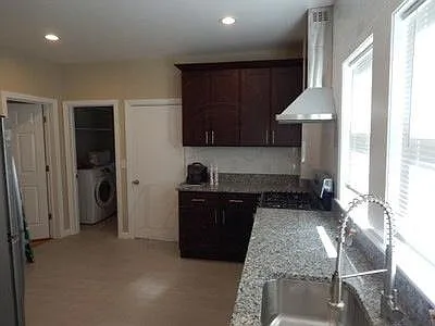 Dexter Ave — Photo 2