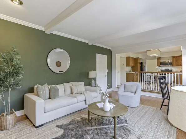 5730 Satinwood Dr, Columbus, OH 43229