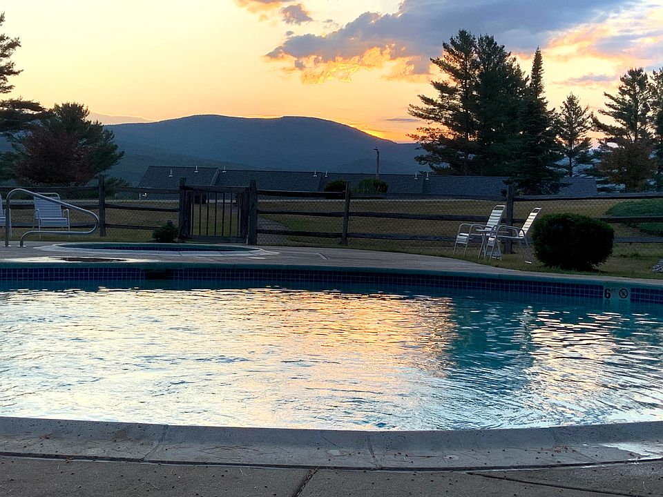Pool with mountain views / Jacuzzi too