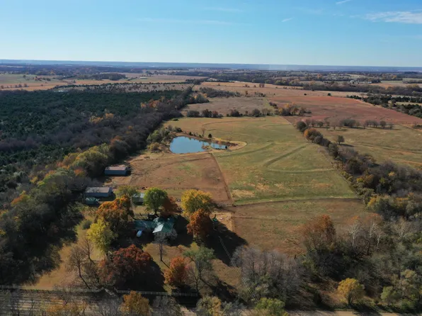 5571 58th St, Meriden, KS 66512