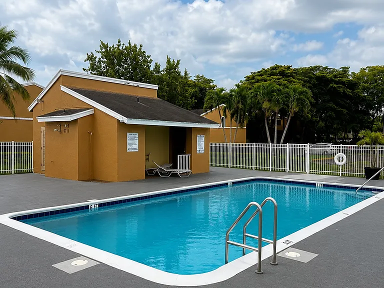 8077 NW 71st Ct — Photo 34