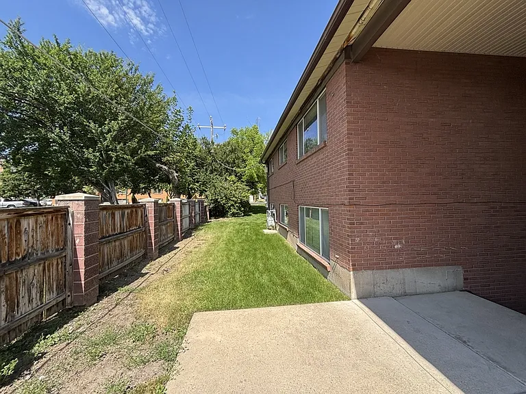 4768 S Bonair St #6 — Photo 31