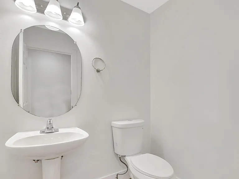 21391 Millbrook Ct — Photo 26