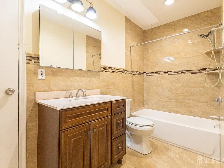 158 Terrace Ave — Photo 17
