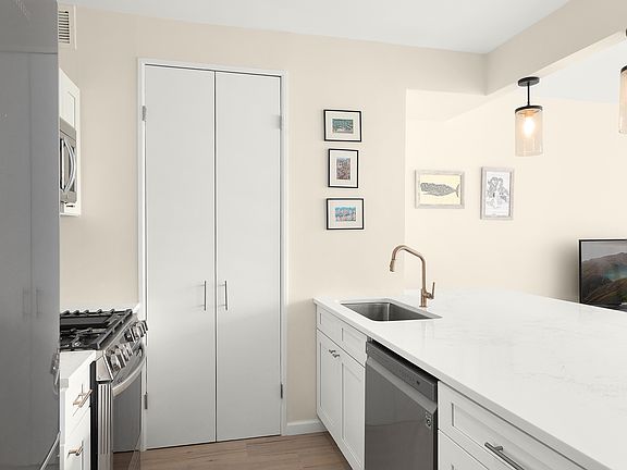 4th image of 101 W 79th St APT 9B