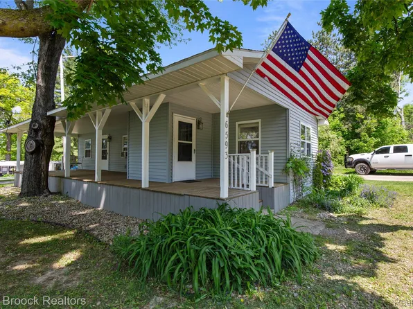 6593 Sherman Dr, Otter Lake, MI 48464