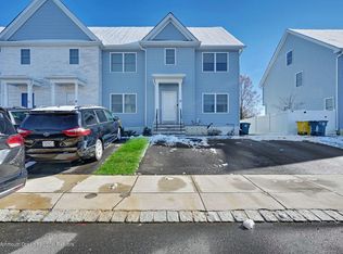 25 Sea Point Dr, Lakewood, NJ 08701