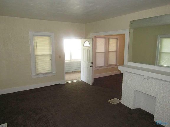 5th image of 3410 Gladstone Ave