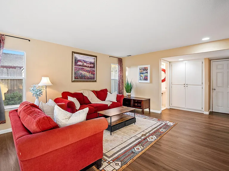 837 Sycamore Canyon Rd — Photo 16