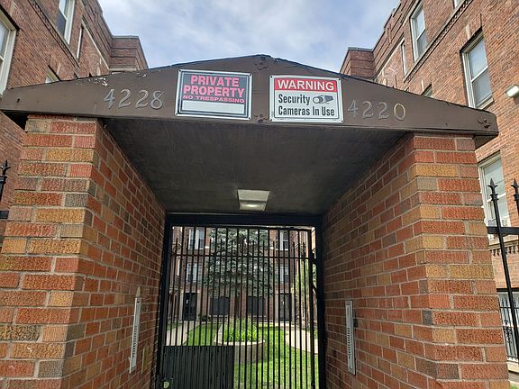 4th image of 4226 S Michigan Ave APT 2E