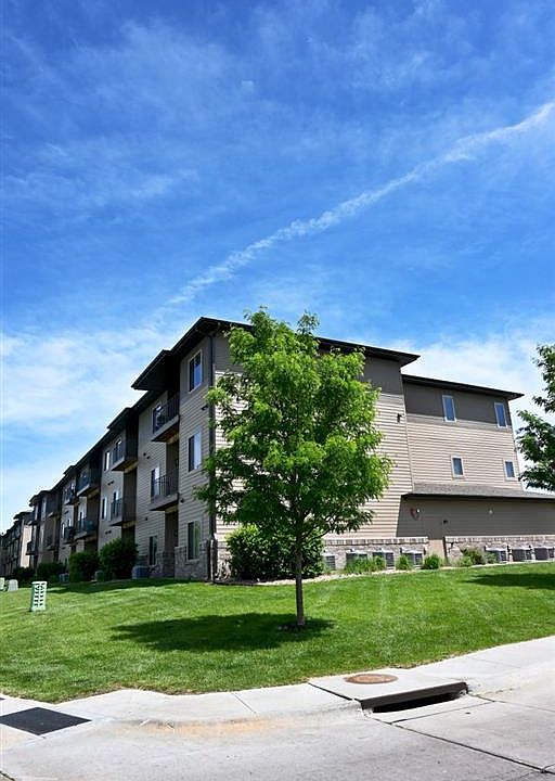 Exterior of a building at The Sterling at Kearney.