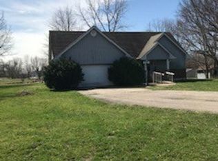 19918 S Countrybrook Ln, Peculiar, MO 64078