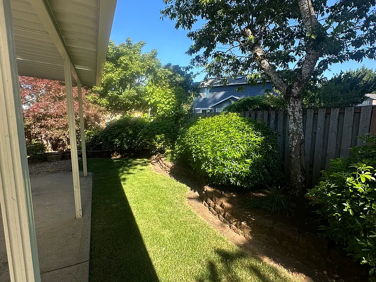 Private backyard, fully fenced