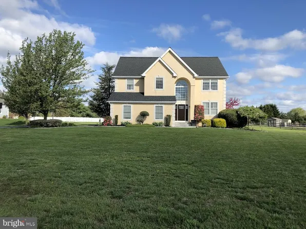25 Two Penny Run W, Woodstown, NJ 08098