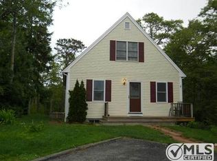 18 Pond View Dr, Mashpee, MA 02649