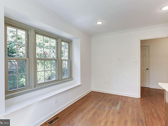 4th image of 5808 Edson Ln