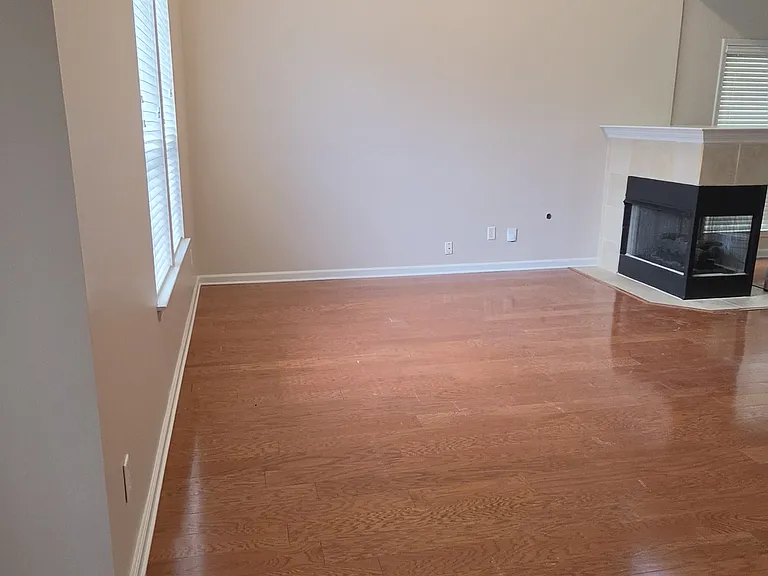4572 Park Ridge Pkwy — Photo 25