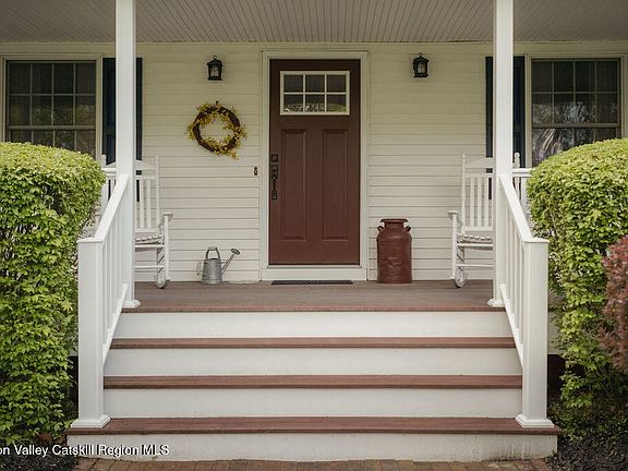 2nd image of 4 Echo Valley Road