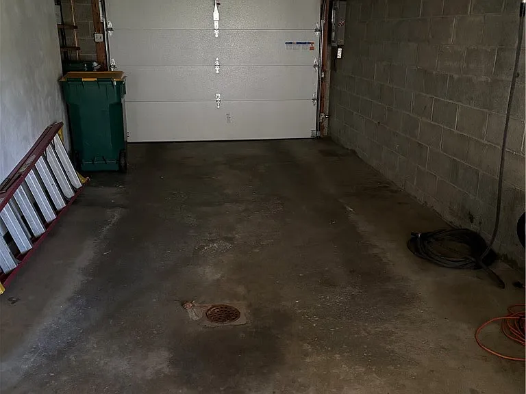 3204 Camberly Dr — Photo 38