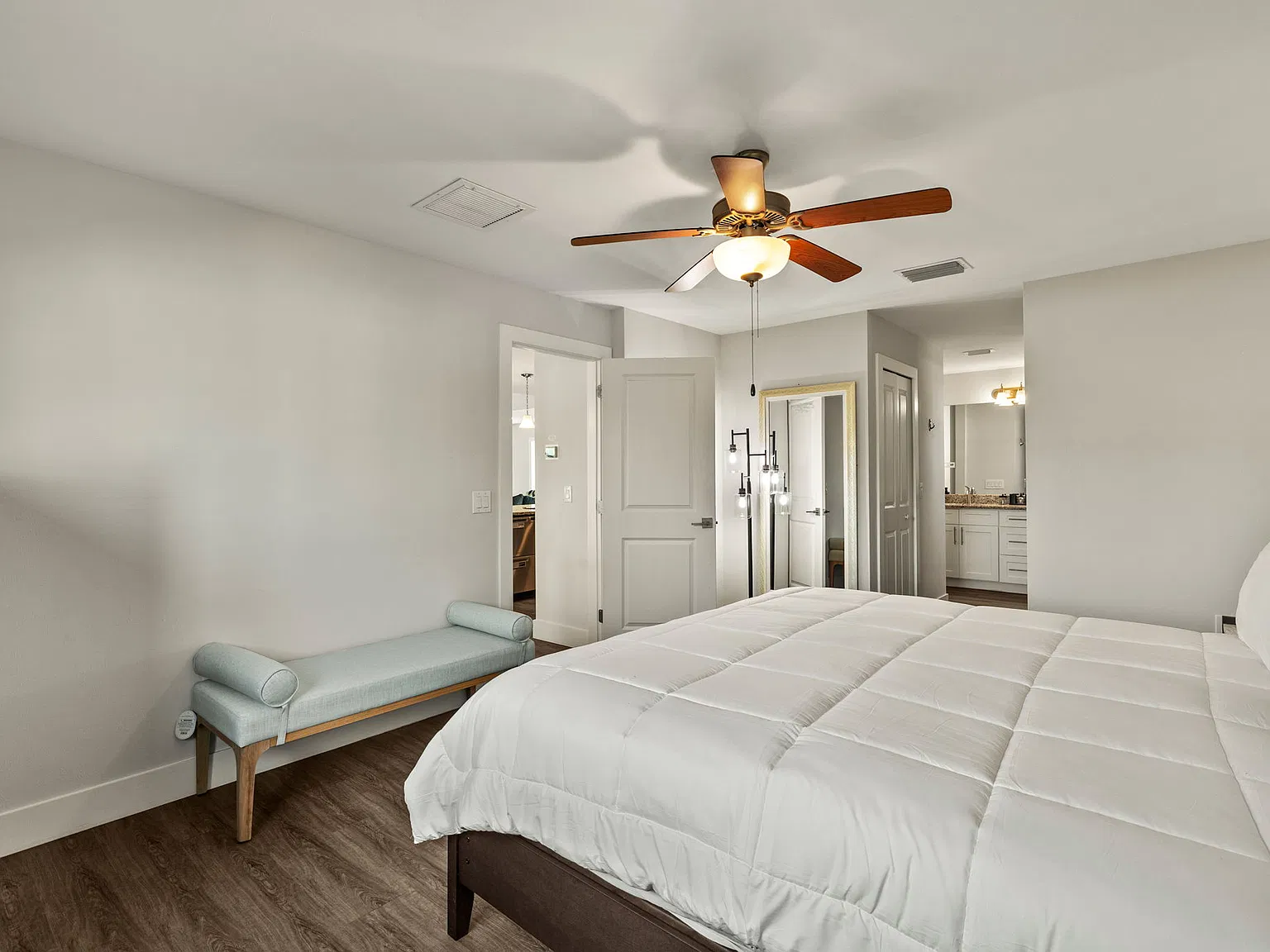 3 bed, 1600 sqft, $6,500 — Photo 4