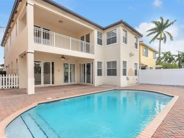 4390 SW 161st Pl, Miami, FL 33185