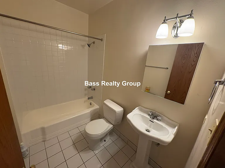 4802 N Kedzie Ave #204 — Photo 7