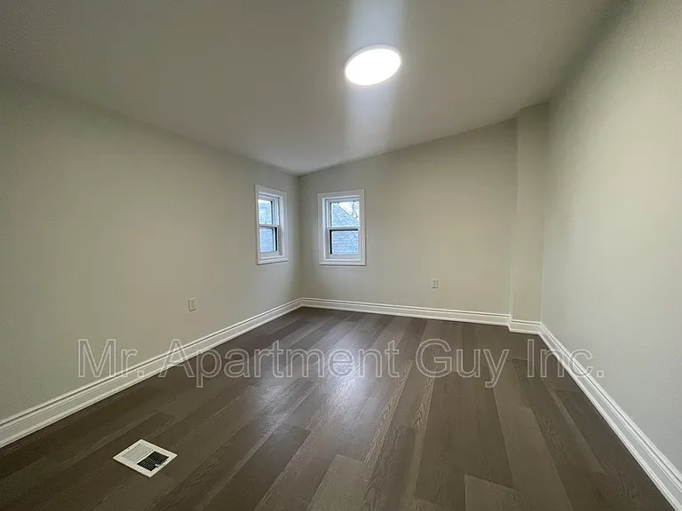 88 Clyde St — Photo 10