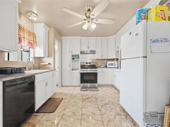8634 Park St APT 3, Bellflower, CA 90706