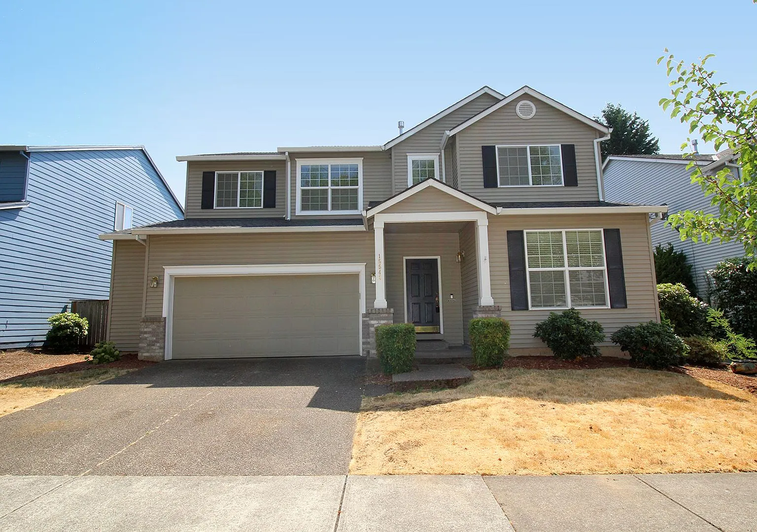 Custom-Built 5 Bedroom/3 Bath Home In A Great Sunnyside Neighborhood — Photo 2