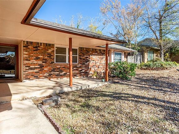 3rd image of 325 W Grand Teton Ct