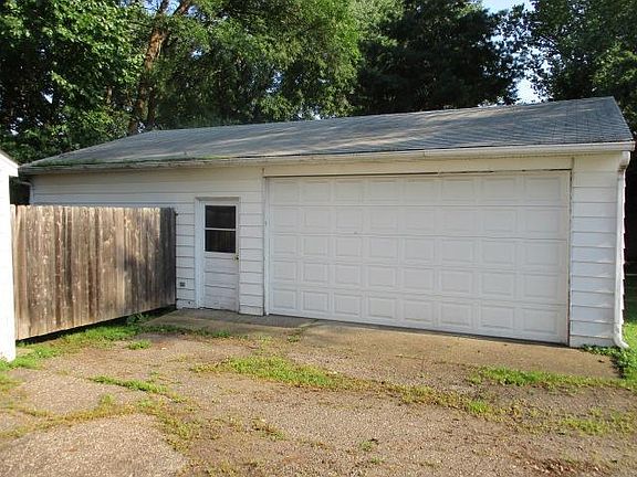 2 Car Garage