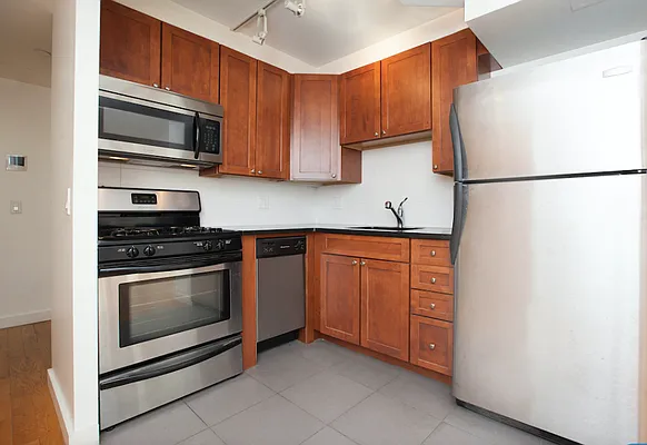 Rented by REAL New York | media 52