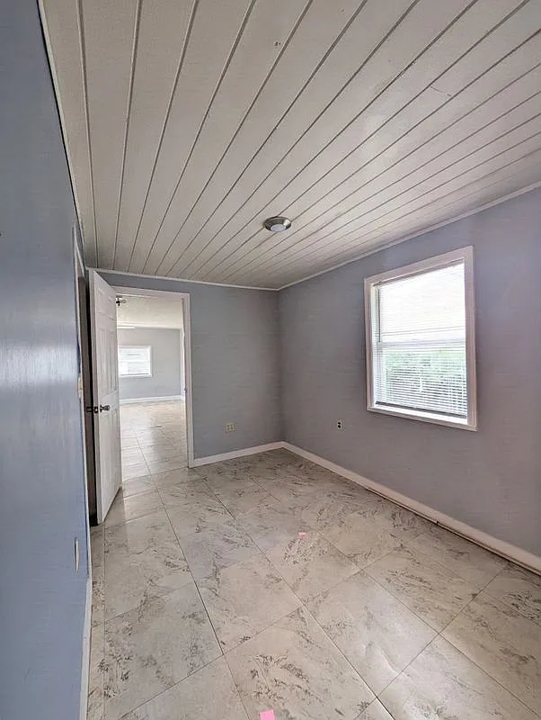 1 bed, 1.0 bath, 476 sqft, $1,275 — Photo 2