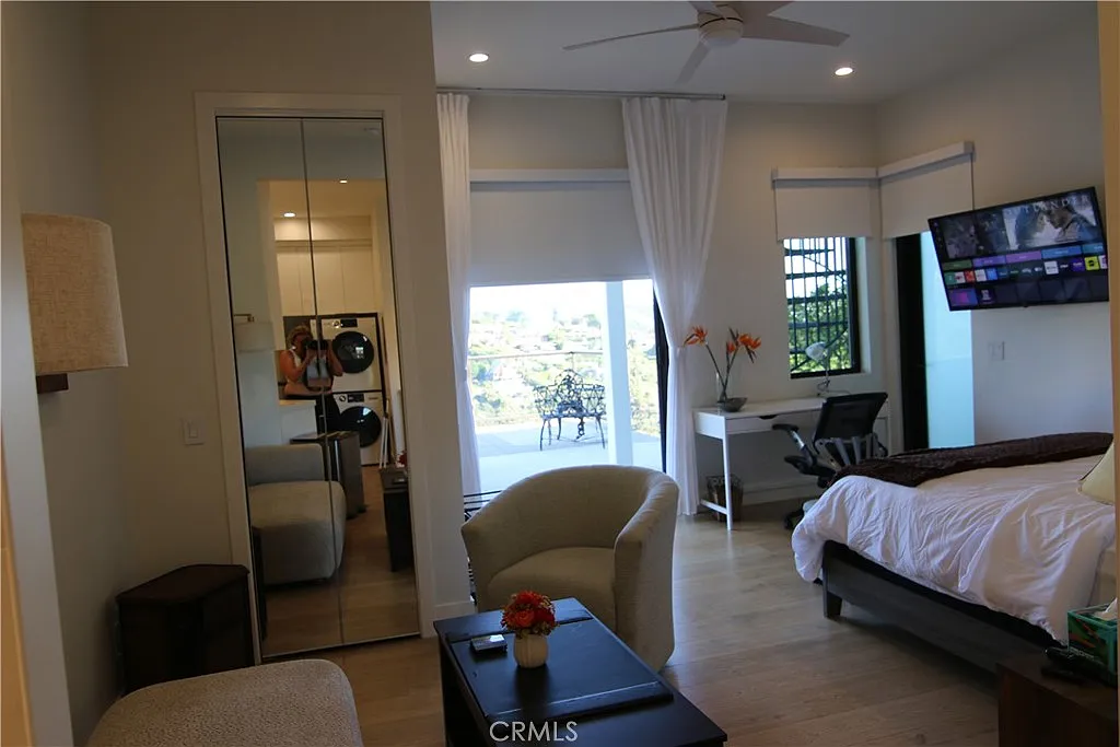Studio, 500 sqft, $3,800 — Photo 4
