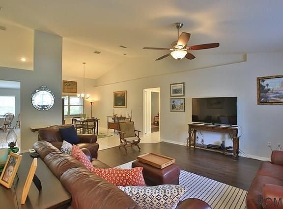 3rd image of 42 Brooklyn Ln