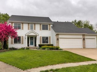 4700 95th St, Urbandale, IA 50322