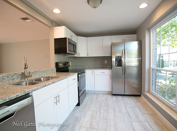 5th image of 307 Driftwood Ln